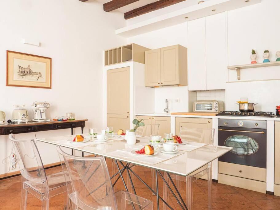 Romantic Flat On Navigli River By Easylife Apartamento *